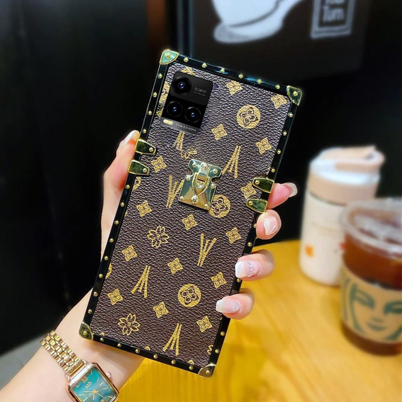 FREE SHIPPING] LV Monogram Canvas Square Trunk Design Case For Vivo Y21