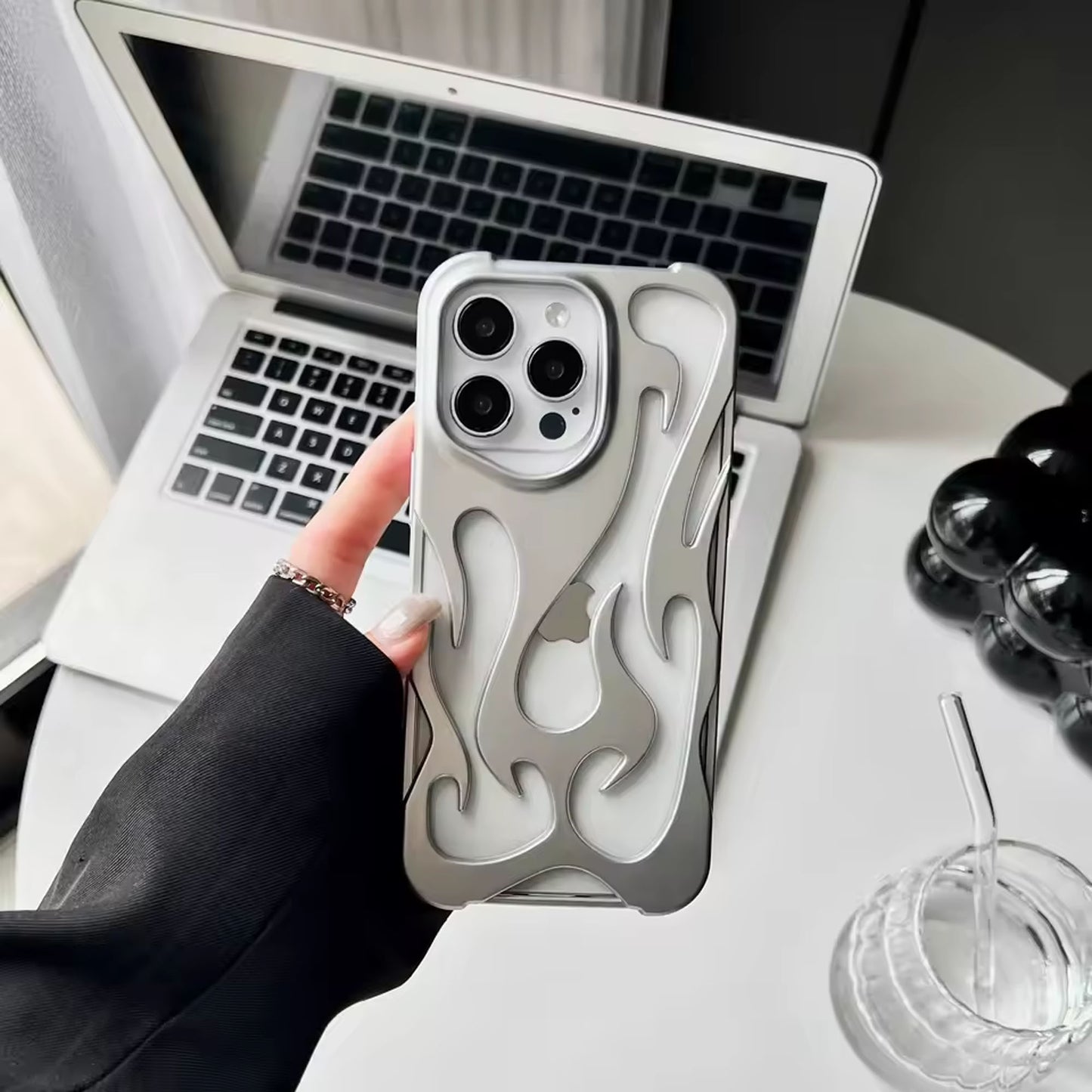 [FREE SHIPPING] FLAME SHAPED HOLLOWED FROSTED PHONE COVER IPHONE 14 PRO MAX