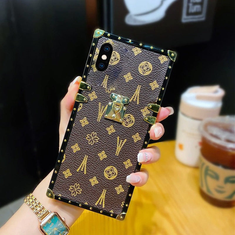 [ FREE SHIPPING] LV Monogram Canvas Square Trunk Design Case For Iphone X
